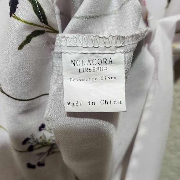 Noracora White 3/4 Sleeve Embellished Button Down Shirt (Unbranded) - Picture 3 of 10